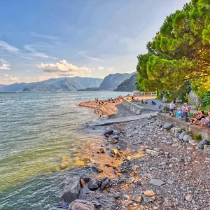 Mit Seeblick, Strandnähe Und Tiefgaragen Stellplatz , Acquaseria Italien